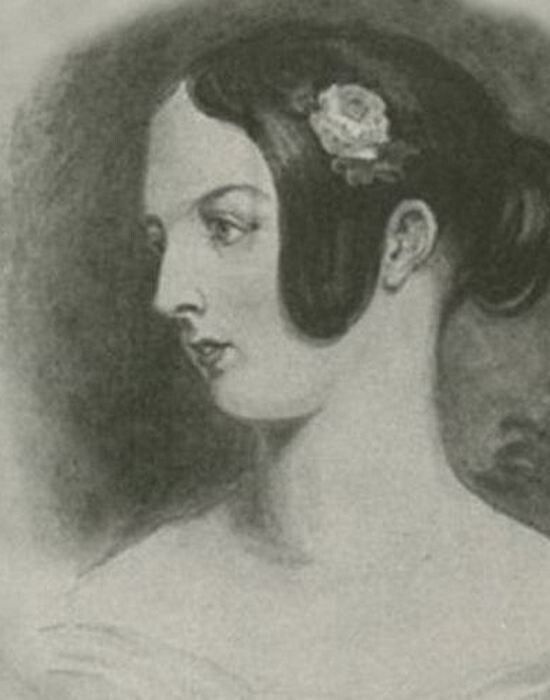 Сестра Кетрін – Мері, яка була небайдужа до Чарлза.