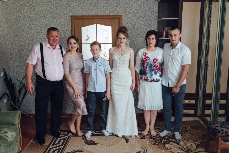 Сімейне фото в день весілля доньки Тетяни.
