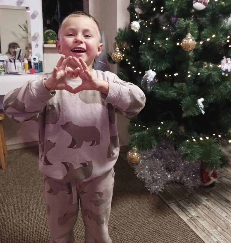 Радість різдвяно-новорічних свят, пережита п’ятилітнім хлопчиком,  мабуть, вперше за роки війни.