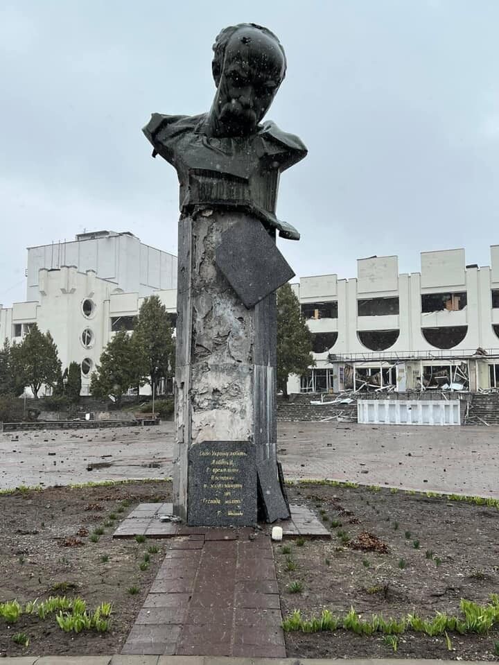 Орки продовжують руйнувати не тільки міста та села, а й культурні пам'ятки України.