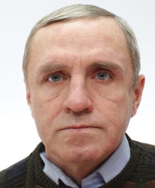 У чоловіка над правою бровою є вертикальний шрам розміром близько 4 см. Фото – Сектор комунікації поліції Волинської області.