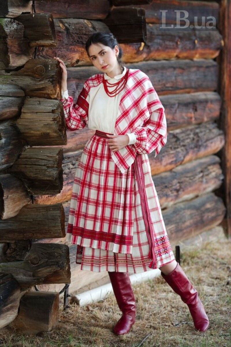 Ентузіасти ткацької майстерні “Серпанок” взялися відродити для сучасників давній український одяг. 