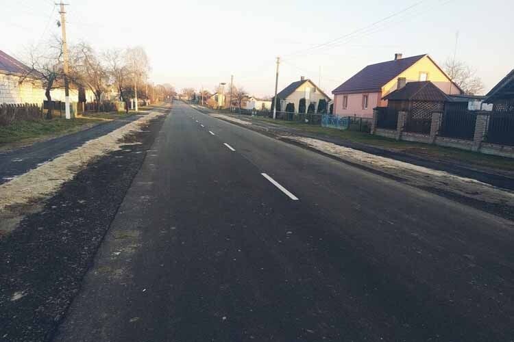 З 2021 року дорога на вулиці Прикордонників у селі Гуща Рівненської громади має європейський вигляд.