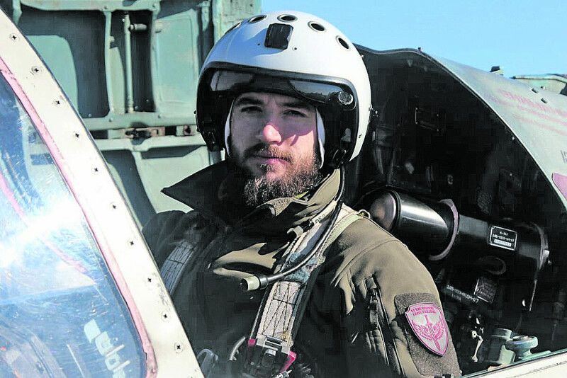 Підполковник, командир ескадрильї Ростислав Лазаренко: «Мій Су-25 врятував мене  й до останнього подиху двигунів боровся за моє життя».