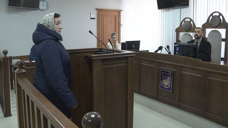 Надія Ткачук виступає у суді у якості свідка.