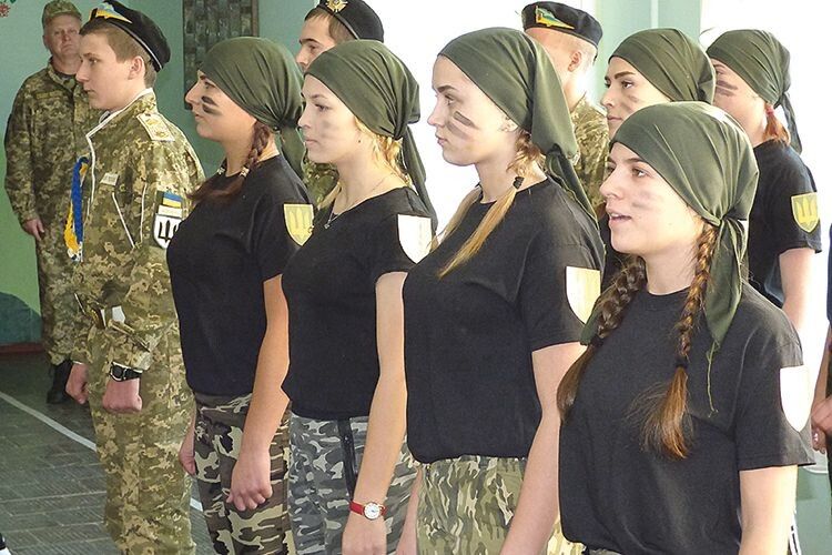 У купичівському «війську» вже давно гендерна рівність.