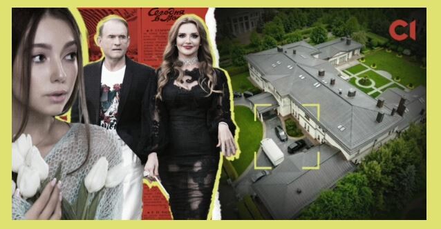 Дарья разом зі своїми батьками Віктором Медведчуком та Оксаною Марченко на фоні свого маєтку на Рубльовці.