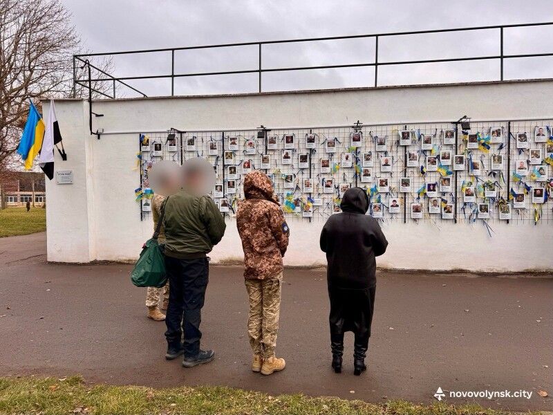 Разом вшанували пам’ять полеглих захисників на Алеї Героїв та побували біля «Стіни Надії».