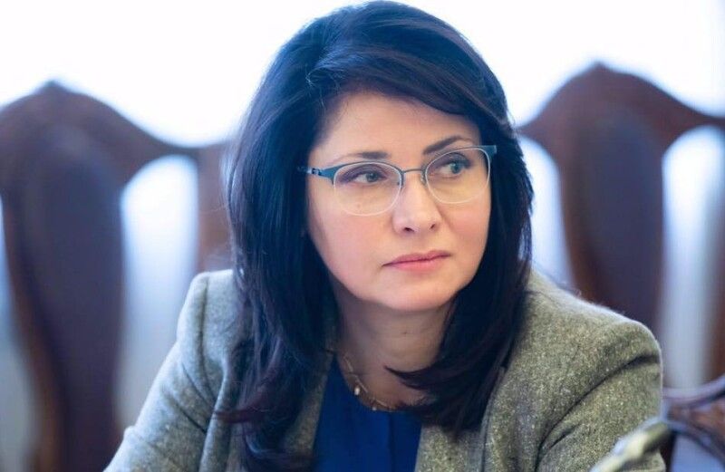 Ірина Фріз: «Я собі премій не виписувала, але викладалась на роботі на всі 100%».