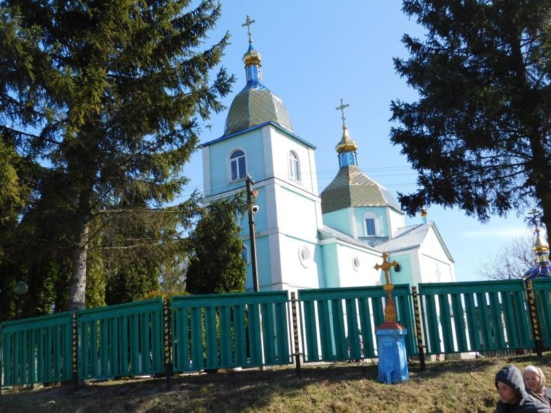 На знімках Свято-Покровський храм у Терешківцях.