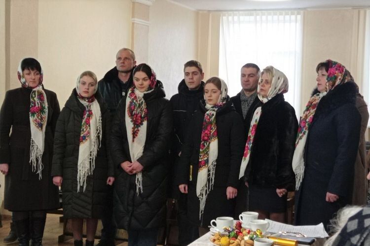 Гурт колядників із села Борочиче, який під час Різдвяних свят зібрав для ЗСУ майже 116 тисяч гривень.