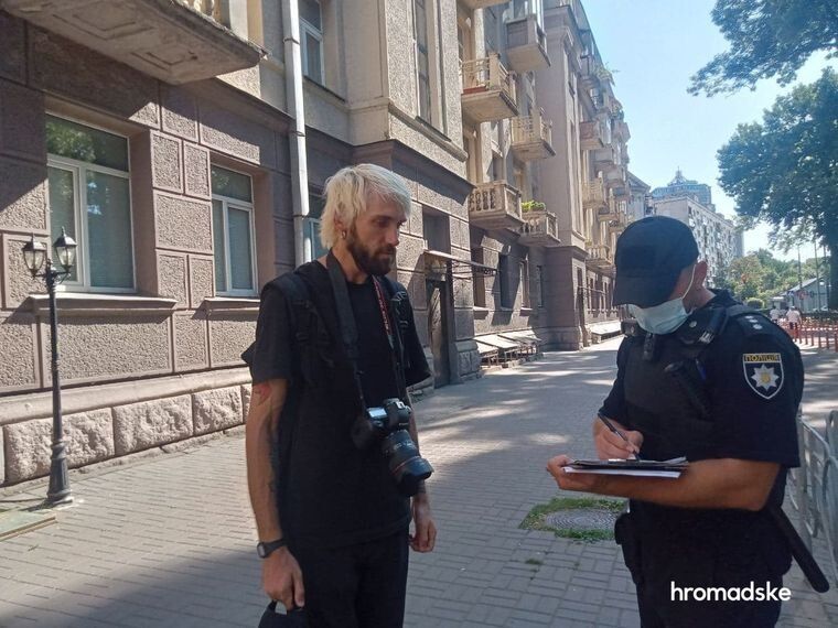 Олександр Кужельний дає свідчення.