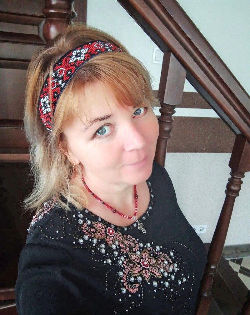 «Будь-яку квіточку, що росте в природі, можна відобразити  у бісері», – каже майстриня Неля Джаббарова.