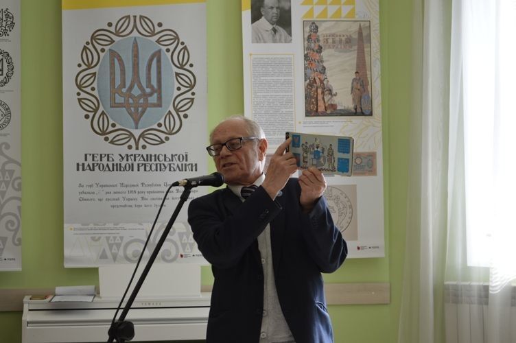 Професор Східноєвропейського національного університету, кандидат історичних наук Геннадій Бондаренко.