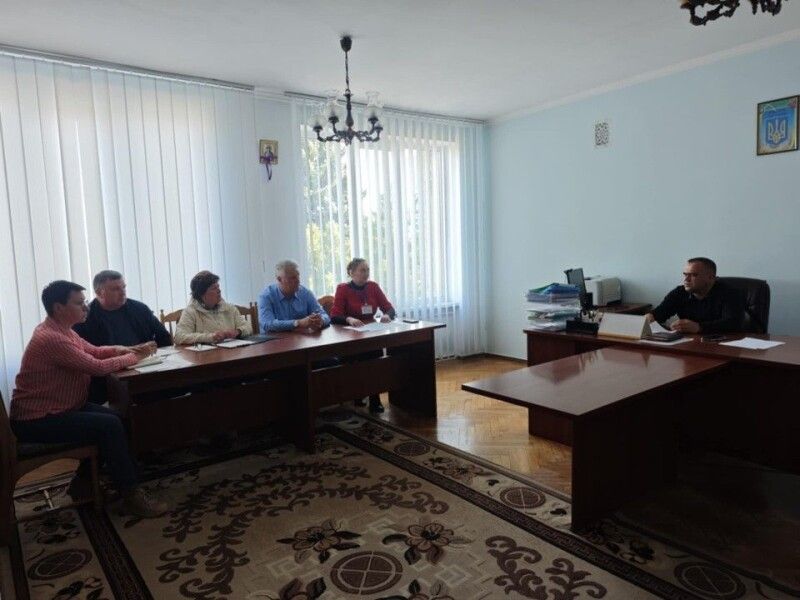 Наразі виявлено три лабораторно підтверджених випадки захворювання.
