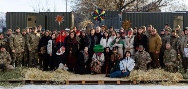 «Радуйся! Ой радуйся, земле, Син Божий народився, а твій народ відродився!».