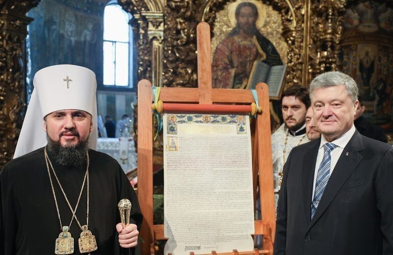 Петро Порошенко та митрополит Епіфаній.