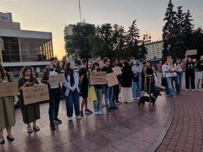 Акція протесту проти законопроєкту №12414 у Луцьку, 22 липня 2025. Фото: «Суспільне Луцьк».
