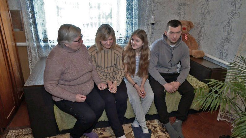 Сім'я Гойдалів чекає на повернення тата. Фото – «Суспільне Луцьк».