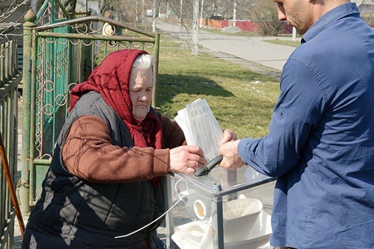 Працює виїздна бригада.