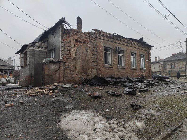 Будинок, який було пошкоджено внаслідок удару по Дніпру 12 лютого 2025 року. 