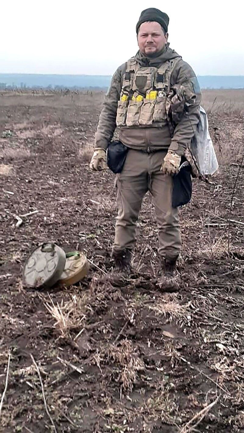 Олександр Хвас був сапером-розвідником – розміновував й убезпечував шлях для своїх побратимів, які йшли після нього. 