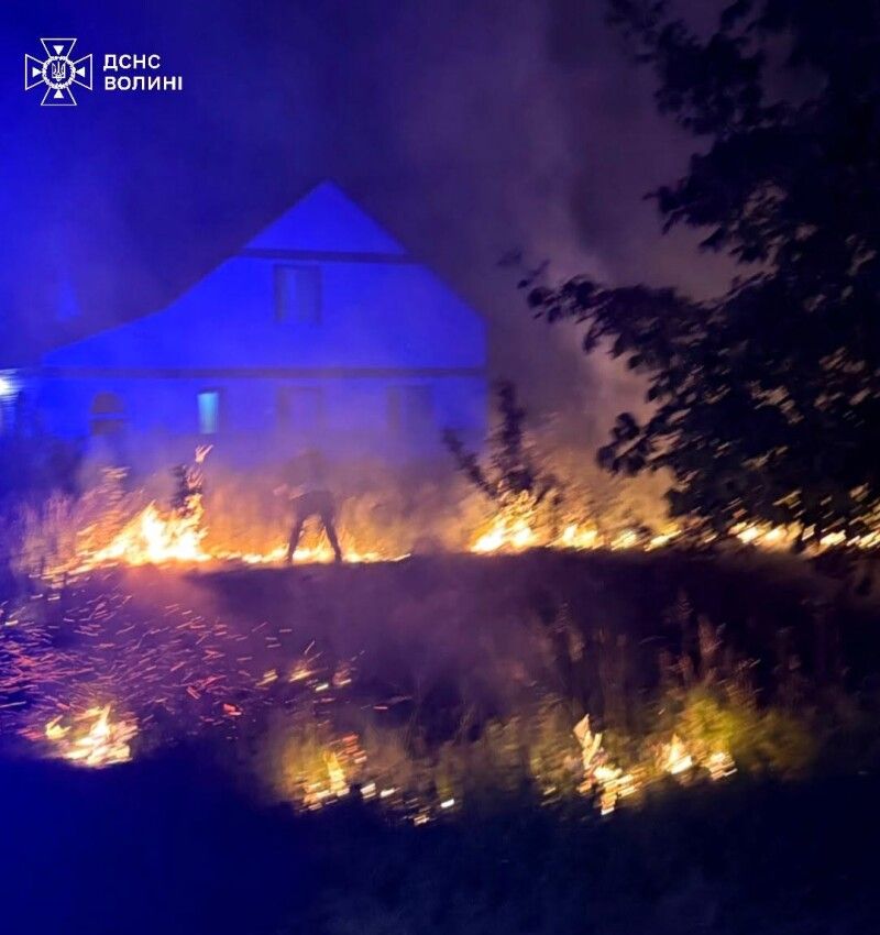 Через спекотну погоду ризик виникнення пожеж та їх стрімкого поширення вкрай високий.