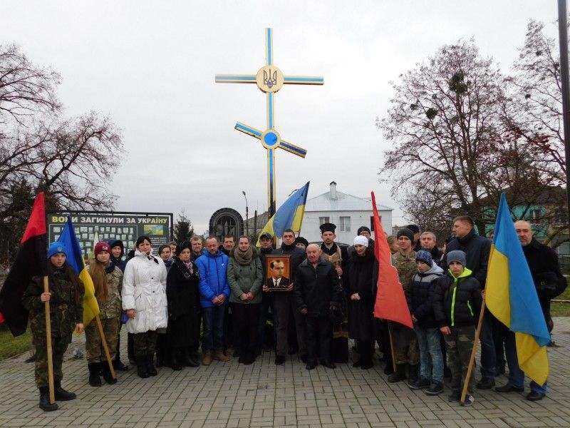 Учасники заходу 1 січня. Фото Лесі ВЛАШИНЕЦЬ.