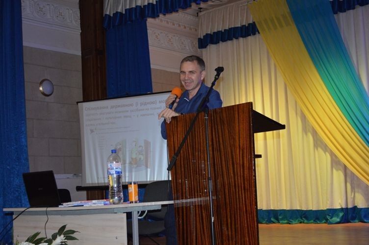 Олександр Авраменко - один з найвідоміших мовників країни.
