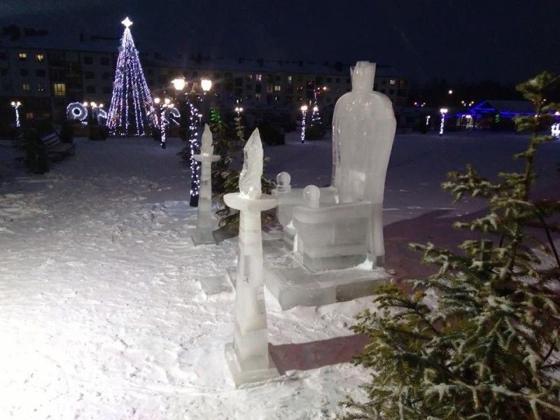 Царський трон з льоду