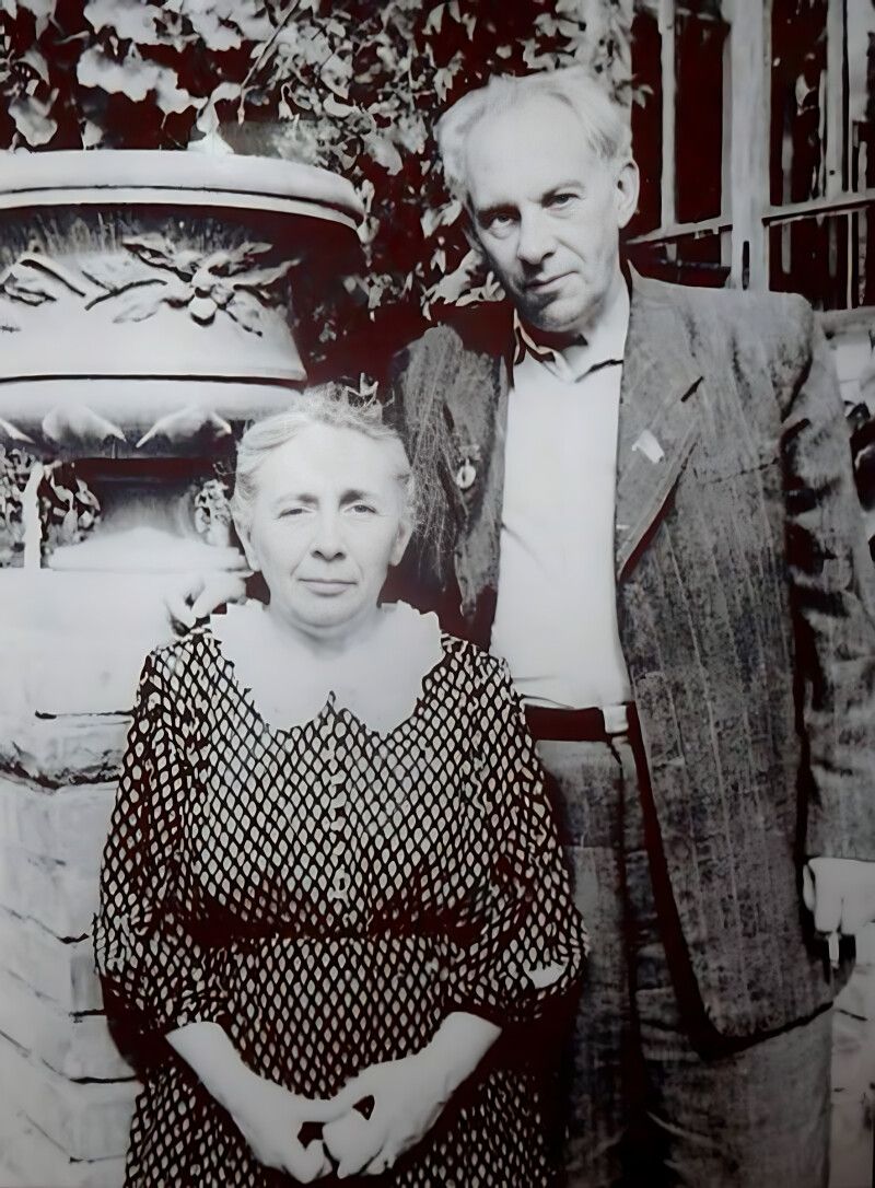 Максим Рильський  з дружиною Катериною.