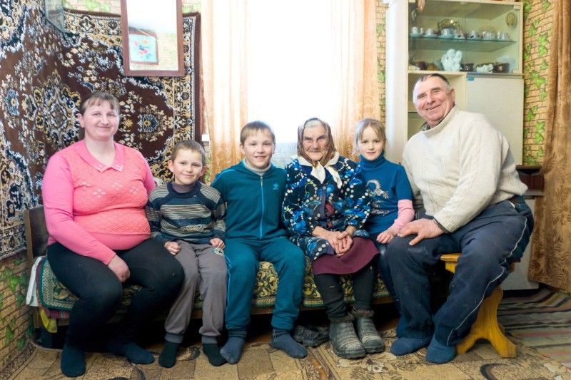 Чотири покоління родини найстарішої жительки Надії Ярмолюк.