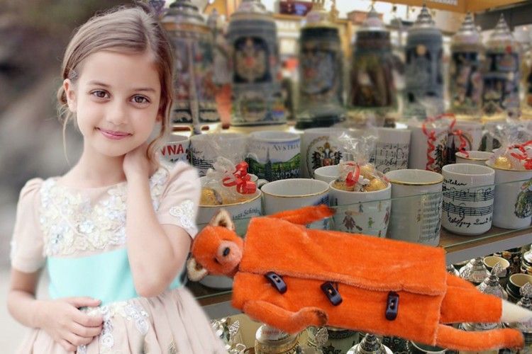 Дівчинка з казкового будинку