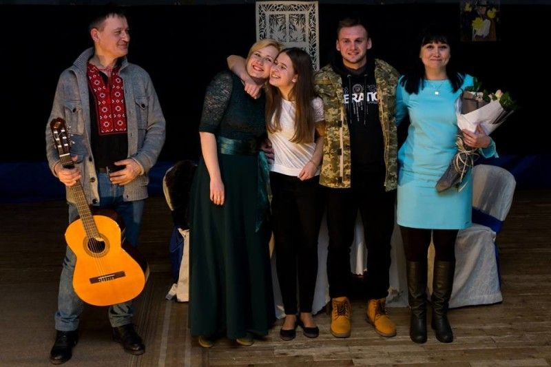 Акторам-аматорам глядачі аплодували стоячи!