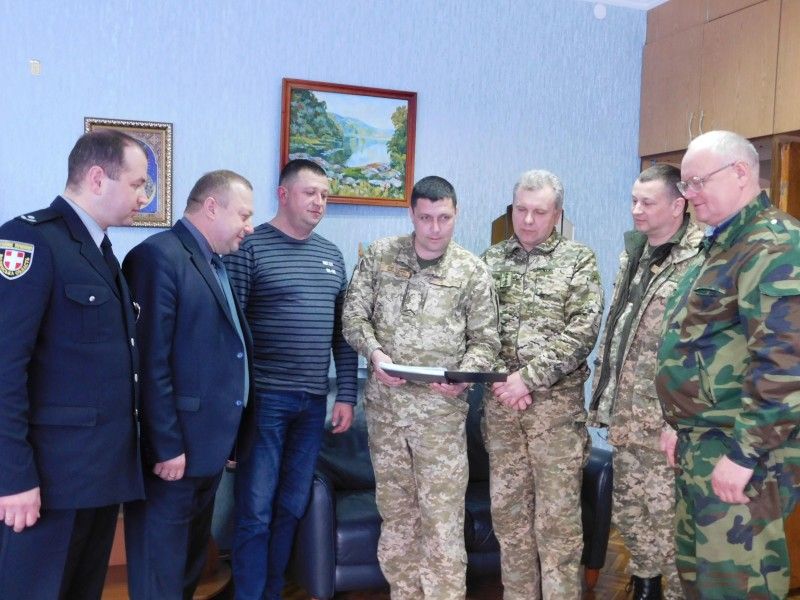 Під час робочої зустрічі у кабінеті Сергія Поторася. Фото Лесі ВЛАШИНЕЦЬ.