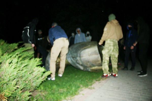 5 січня цього року цей пам'ятник Жукову вже пережив атаку націоналістичного руху "Права молодь".