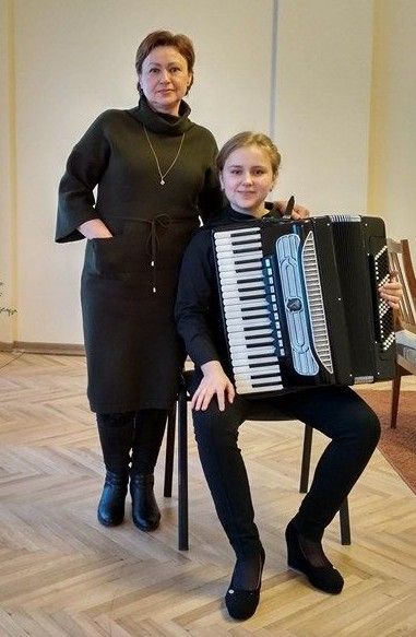 Викладачка Валентина Милогородська побачила в обдарованій дівчині справжній талант.