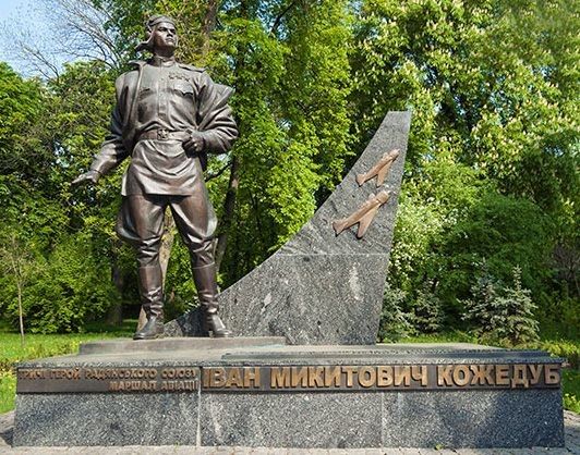 Пам’ятник Івану Микитовичу у Києві.