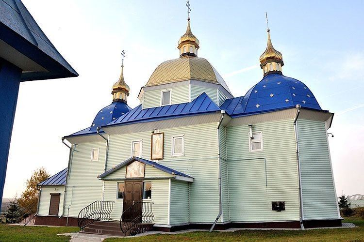 Михайлівська церква села Великий Житин збудована у 1776 році. У ній вінчалися батьки у 1930-му,  а в 1934 — хрестився майбутній перший глава незалежної України.
