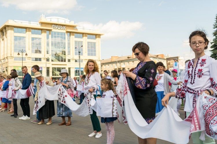 «Мамин рушник промовляє без слів…»