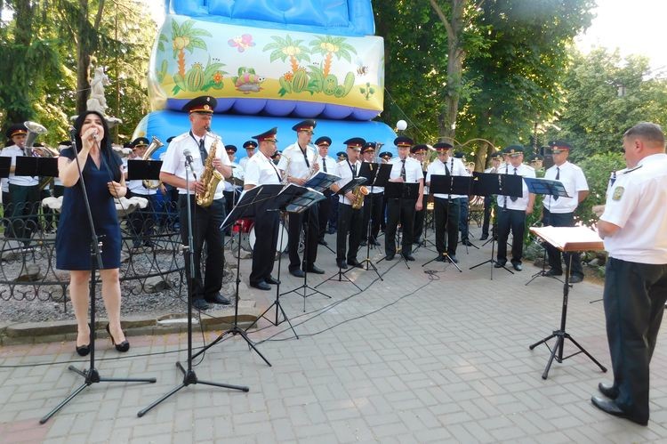 Звучали улюблені українські народні мотиви, класична музика сучасних композиторів.