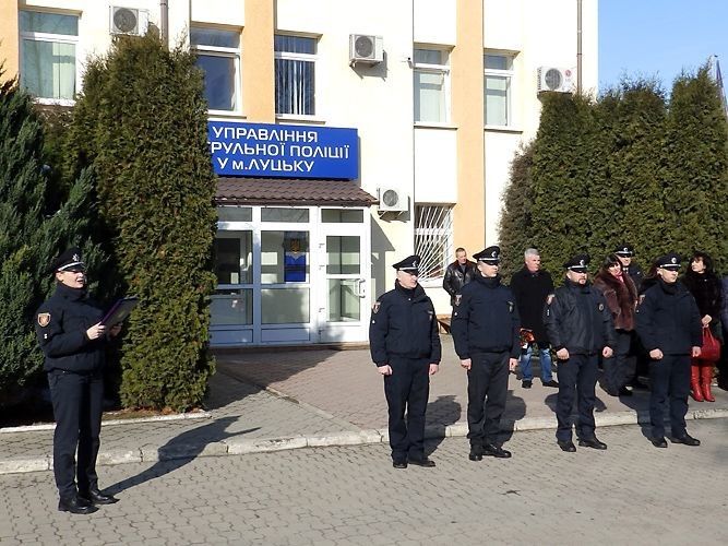 Урочистості відбувались перед управління патрульної поліції у Волинській області.