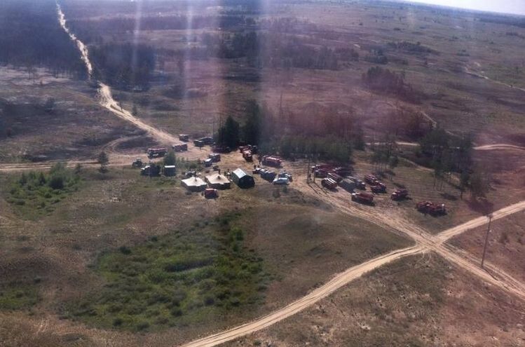 До ліквідації пожежі залучили більше 300 осіб та майже 100 одиниць техніки. 