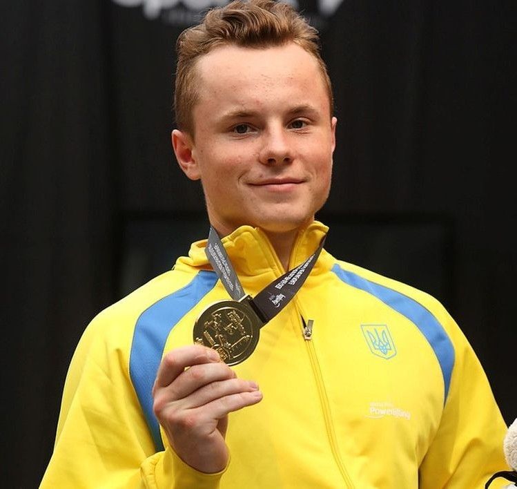 Денис Остапук виборов золото серед юніорів.