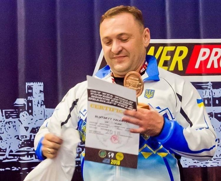 Валентин Слуцький - дворазовий чемпіон Європи і призер світу з жиму штанги лежачи.